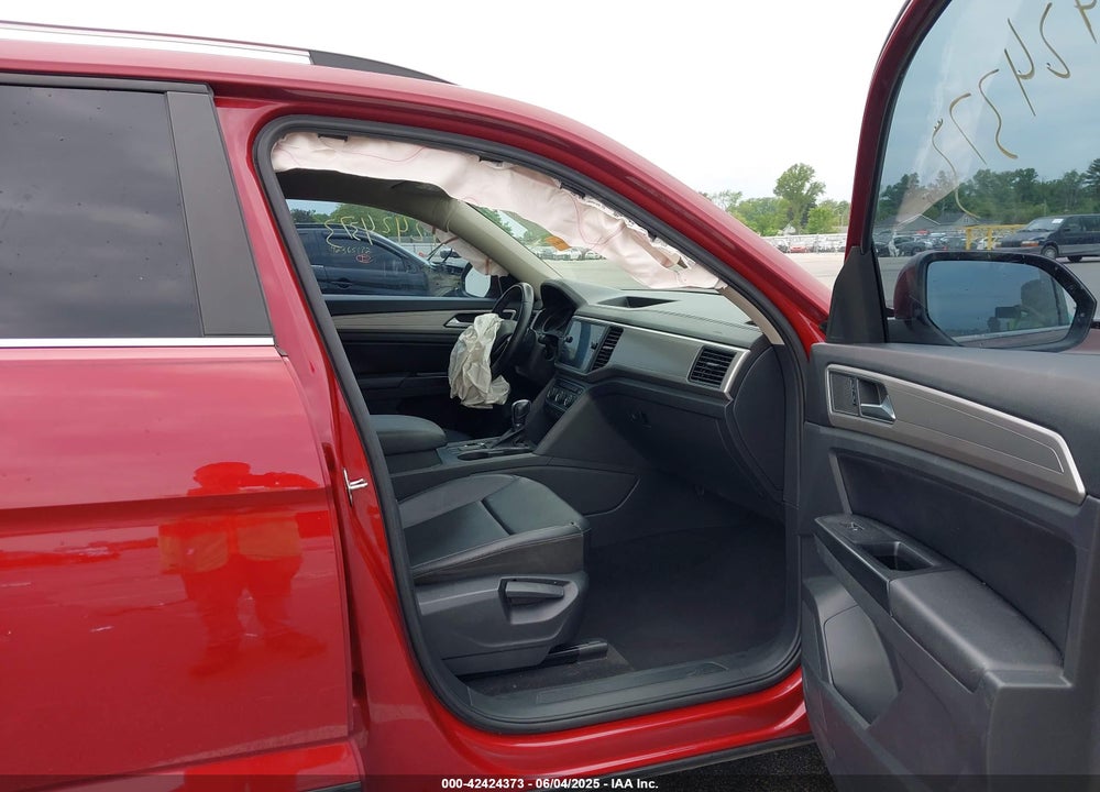 2019 VOLKSWAGEN ATLAS VIN: 1V2DR2CA0KC605711