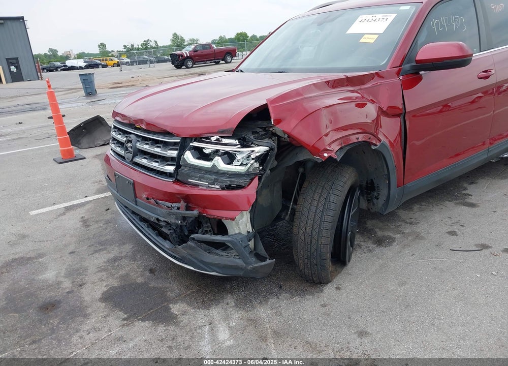 2019 VOLKSWAGEN ATLAS VIN: 1V2DR2CA0KC605711
