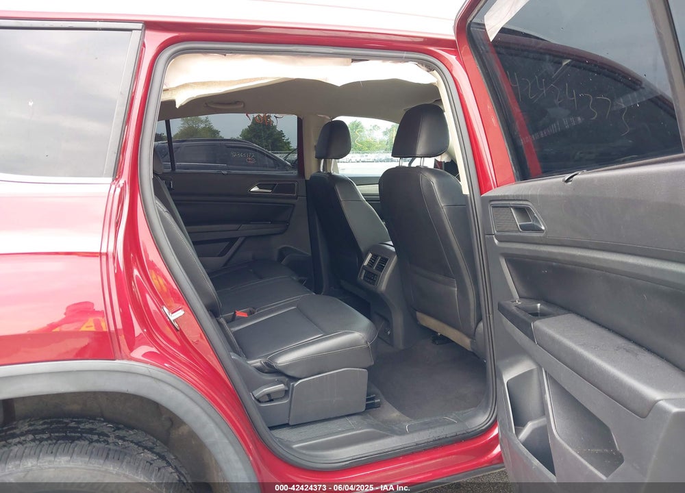 2019 VOLKSWAGEN ATLAS VIN: 1V2DR2CA0KC605711