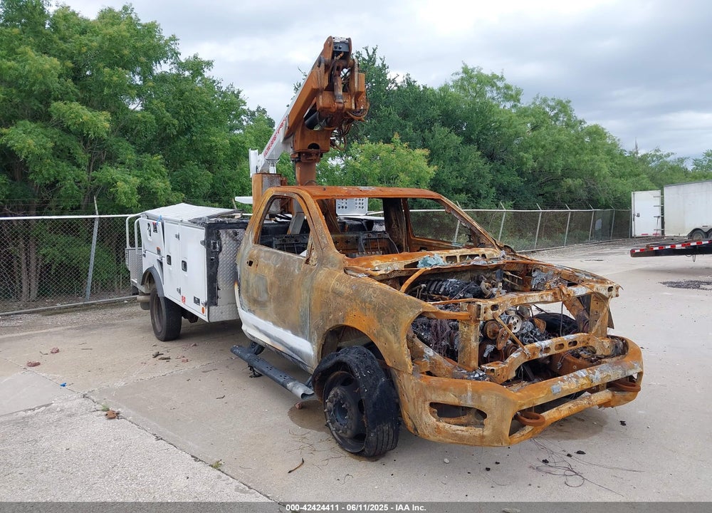 2024 RAM 4500 CHASSIS TRADESMAN/SLT VIN: 3C7WRKBJ2RG255360