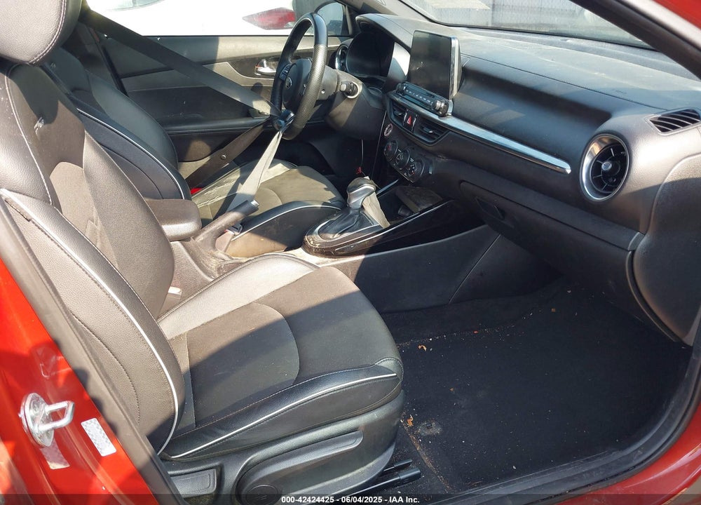2021 KIA FORTE VIN: 3KPF34AD5ME400322