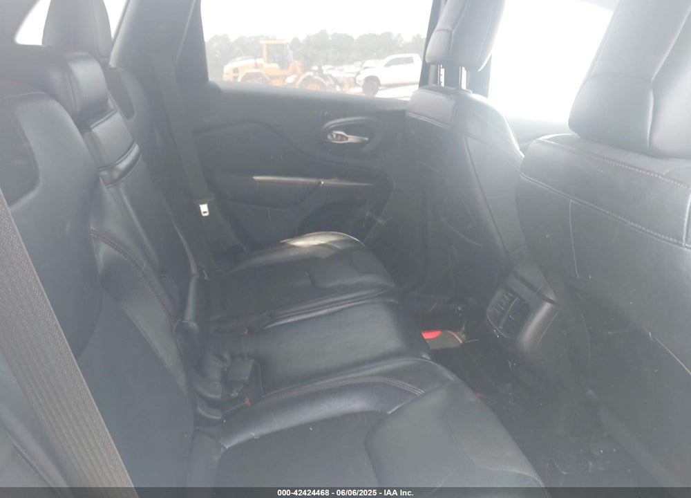 2015 JEEP CHEROKEE VIN: 1C4PJMBS3FW511564