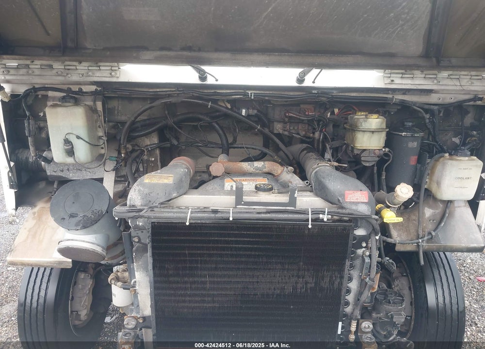 2001 FREIGHTLINER CHASSIS VIN: 4UZAARBW31CH52474