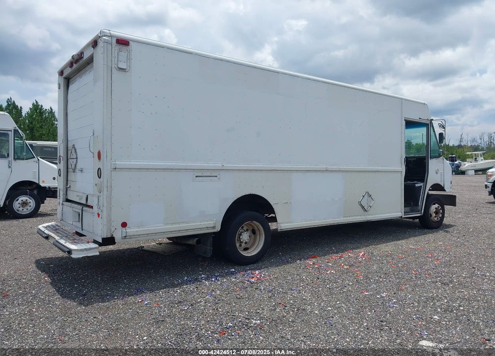 2001 FREIGHTLINER CHASSIS VIN: 4UZAARBW31CH52474