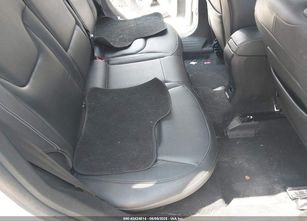 2016 JEEP RENEGADE LIMITED VIN: ZACCJADT5GPC65781