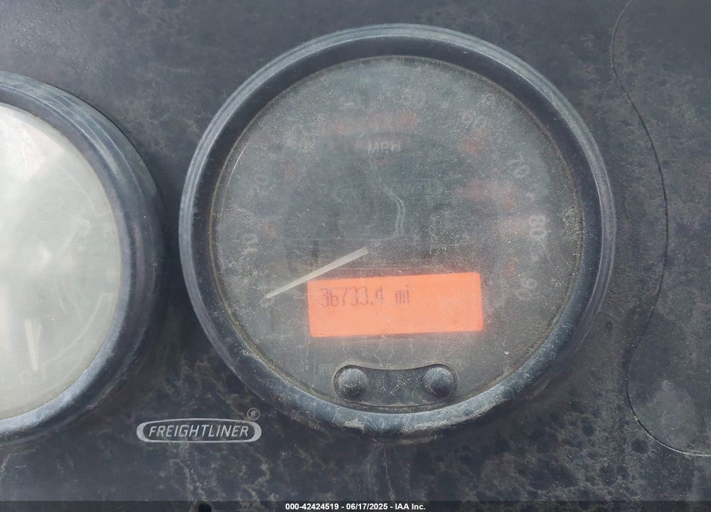 2006 FREIGHTLINER CHASSIS M LINE WALK-IN VAN VIN: 4UZAANBW06CW06658