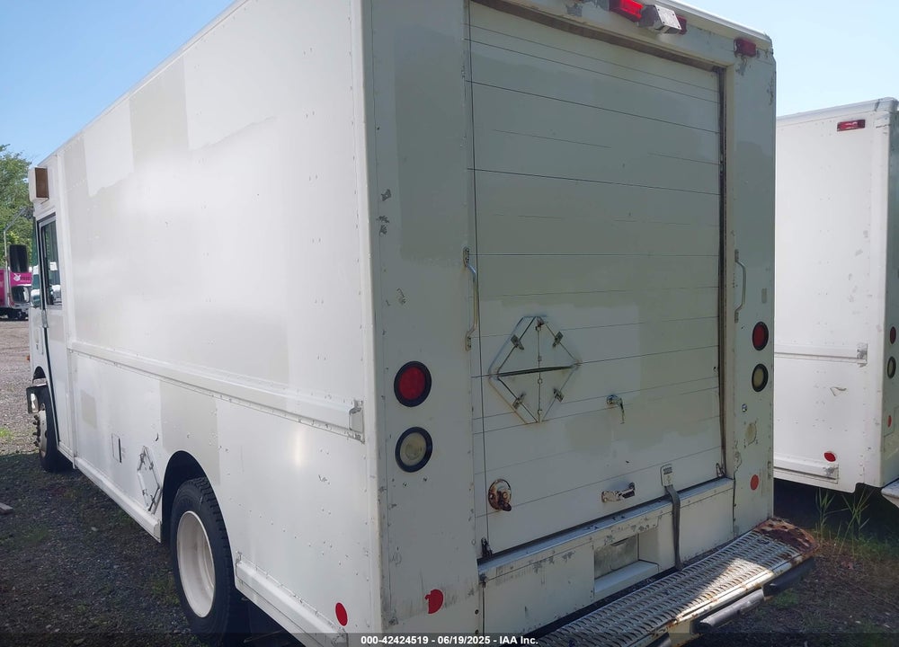 2006 FREIGHTLINER CHASSIS M LINE WALK-IN VAN VIN: 4UZAANBW06CW06658