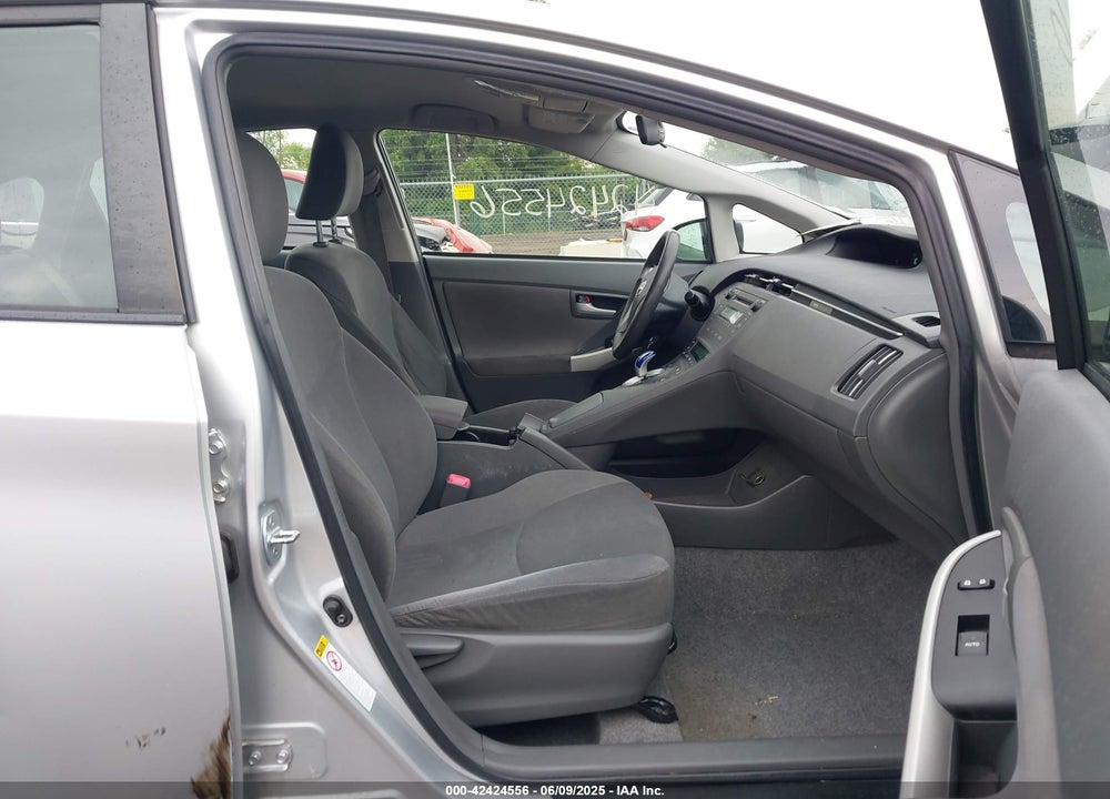 2011 TOYOTA PRIUS TWO VIN: JTDKN3DU7B5362261