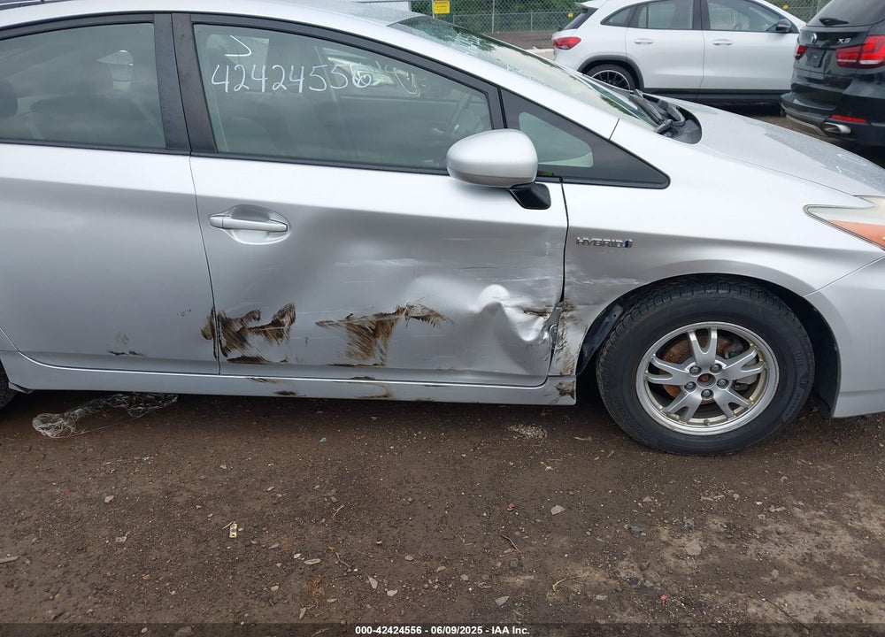 2011 TOYOTA PRIUS TWO VIN: JTDKN3DU7B5362261