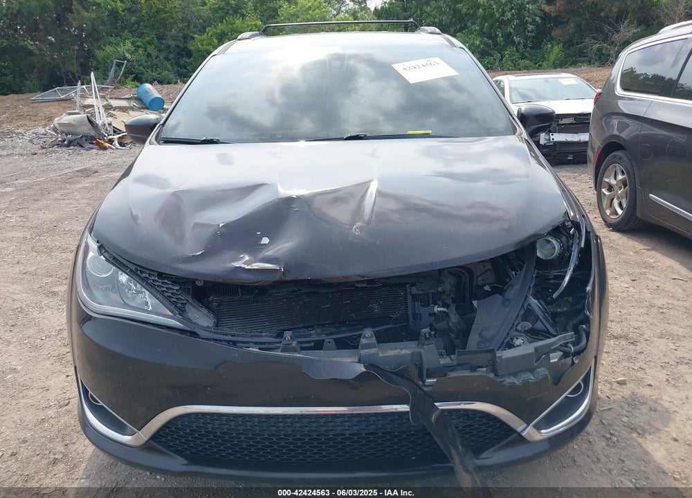 2017 CHRYSLER PACIFICA TOURING L VIN: 2C4RC1BGXHR668162