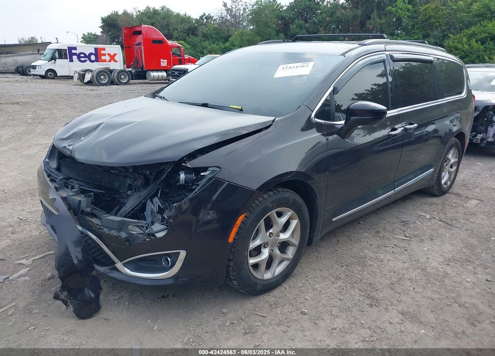 2017 CHRYSLER PACIFICA TOURING L VIN: 2C4RC1BGXHR668162
