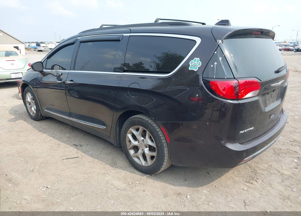 2017 CHRYSLER PACIFICA TOURING L VIN: 2C4RC1BGXHR668162