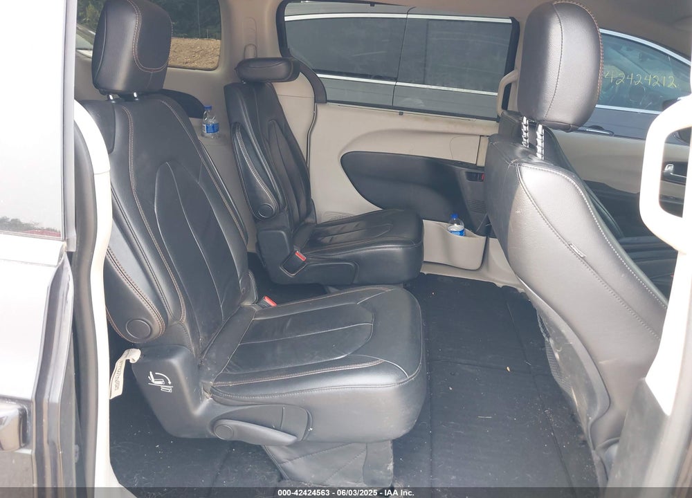 2017 CHRYSLER PACIFICA TOURING L VIN: 2C4RC1BGXHR668162
