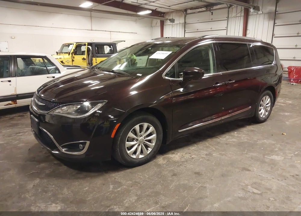 2017 CHRYSLER PACIFICA TOURING L VIN: 2C4RC1BG9HR794352