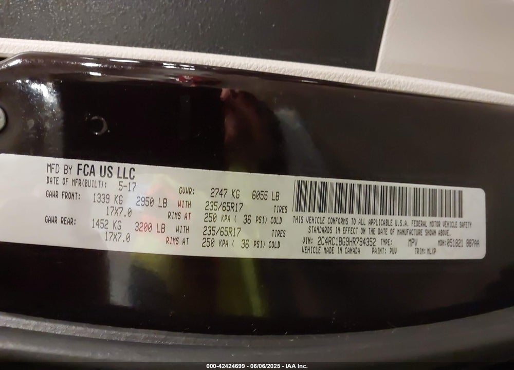 2017 CHRYSLER PACIFICA TOURING L VIN: 2C4RC1BG9HR794352