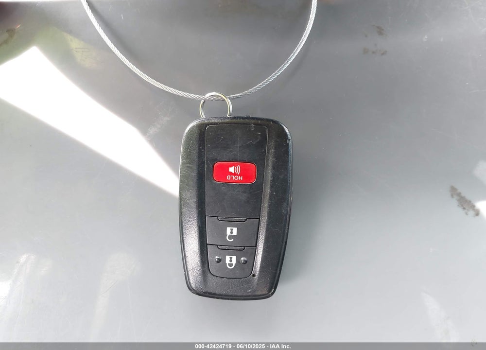 2021 TOYOTA RAV4 XLE VIN: 2T3P1RFV8MC242220