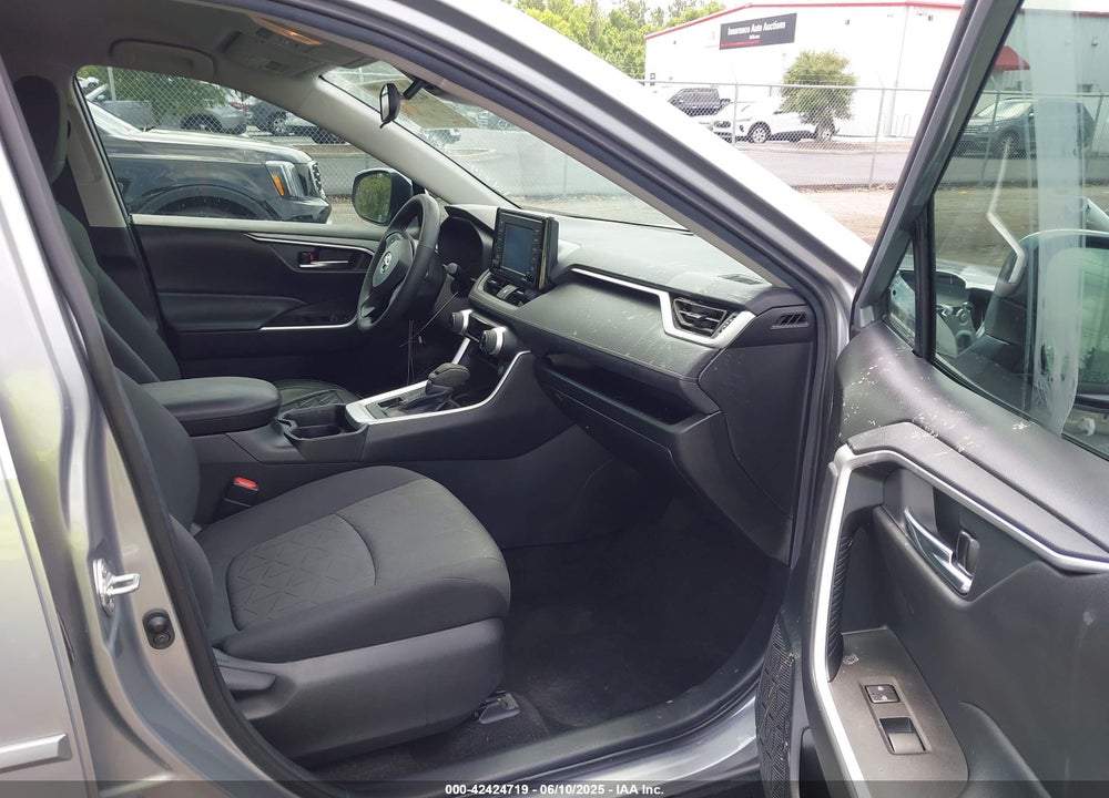 2021 TOYOTA RAV4 XLE VIN: 2T3P1RFV8MC242220