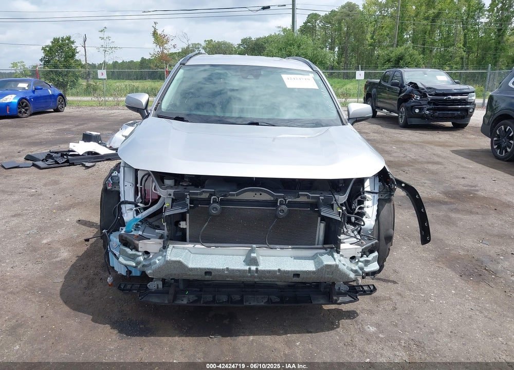 2021 TOYOTA RAV4 XLE VIN: 2T3P1RFV8MC242220