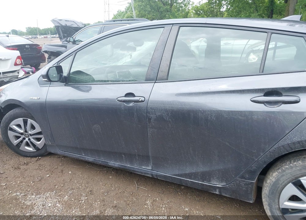 2018 TOYOTA PRIUS VIN: JTDKBRFU2J3070911