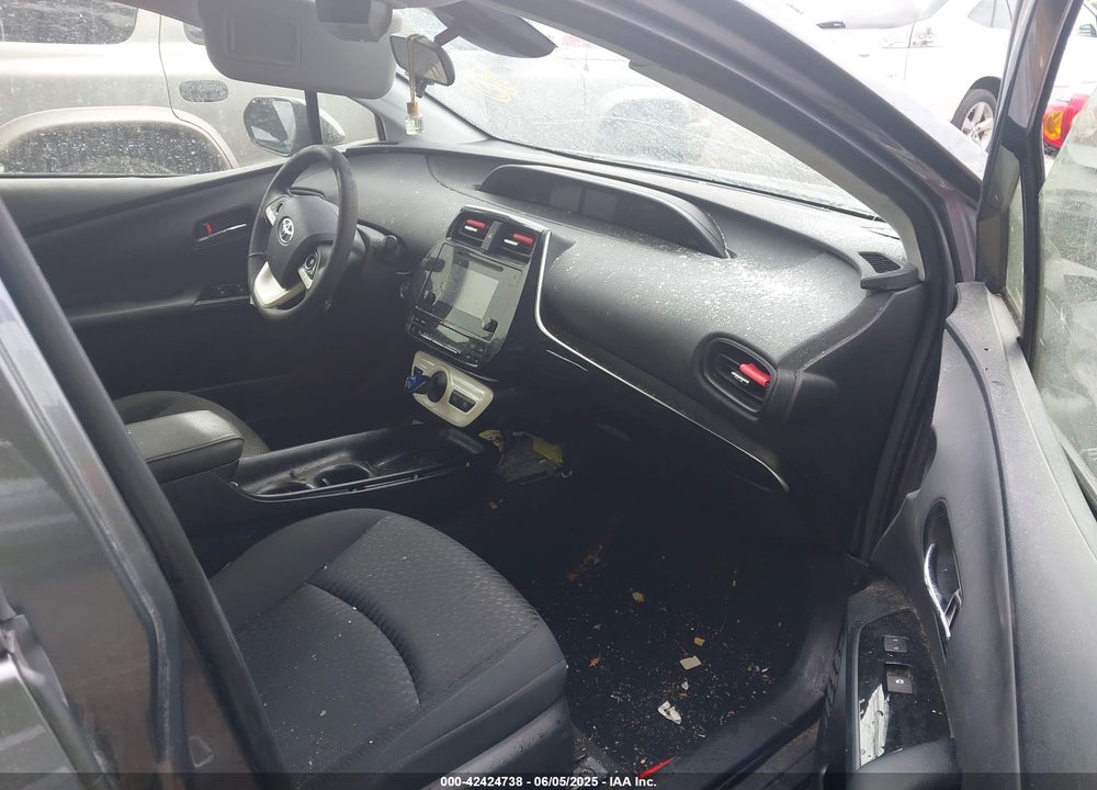 2018 TOYOTA PRIUS VIN: JTDKBRFU2J3070911