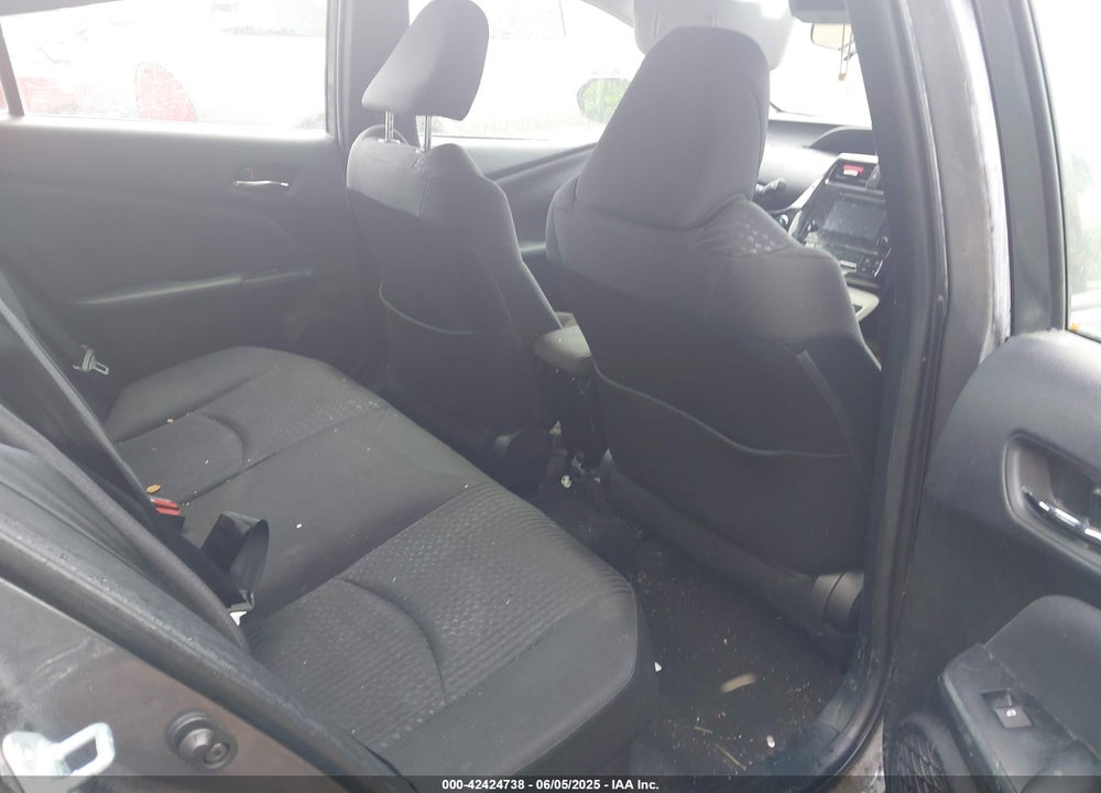 2018 TOYOTA PRIUS VIN: JTDKBRFU2J3070911