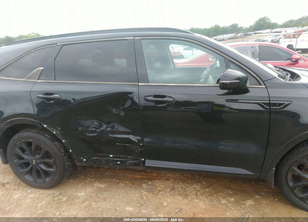 2021 KIA SORENTO VIN: 5XYRKDLF8MG026547
