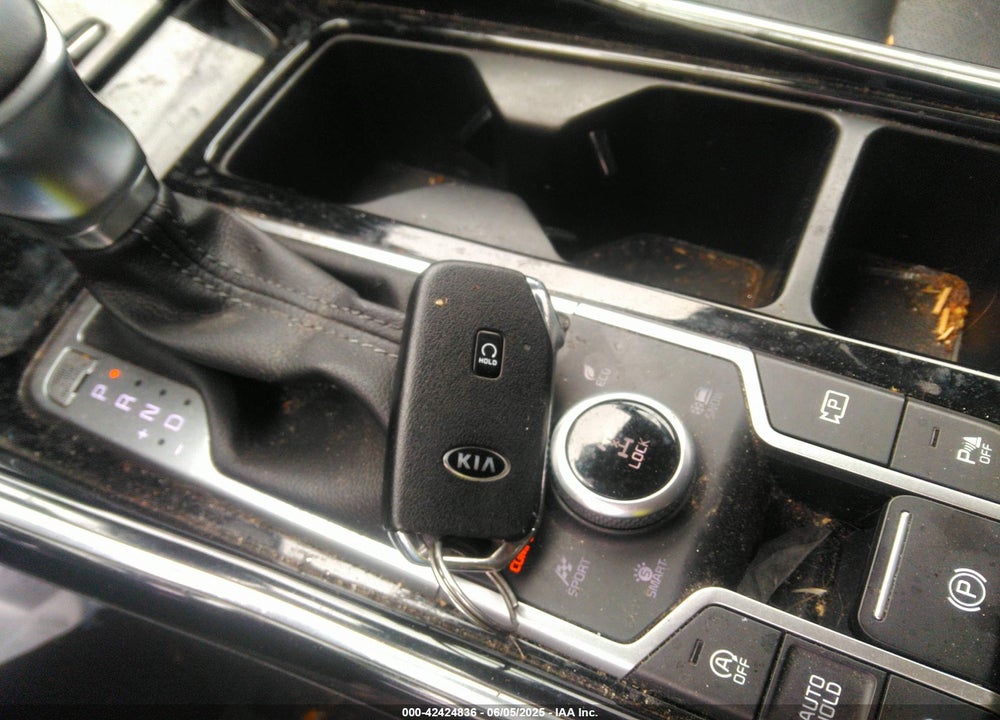 2021 KIA SORENTO VIN: 5XYRKDLF8MG026547