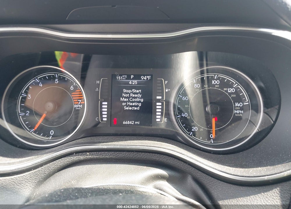 2019 CHEROKEE JEEP  LATITUDE PLUS FWD VIN: 1C4PJLLBXKD164846