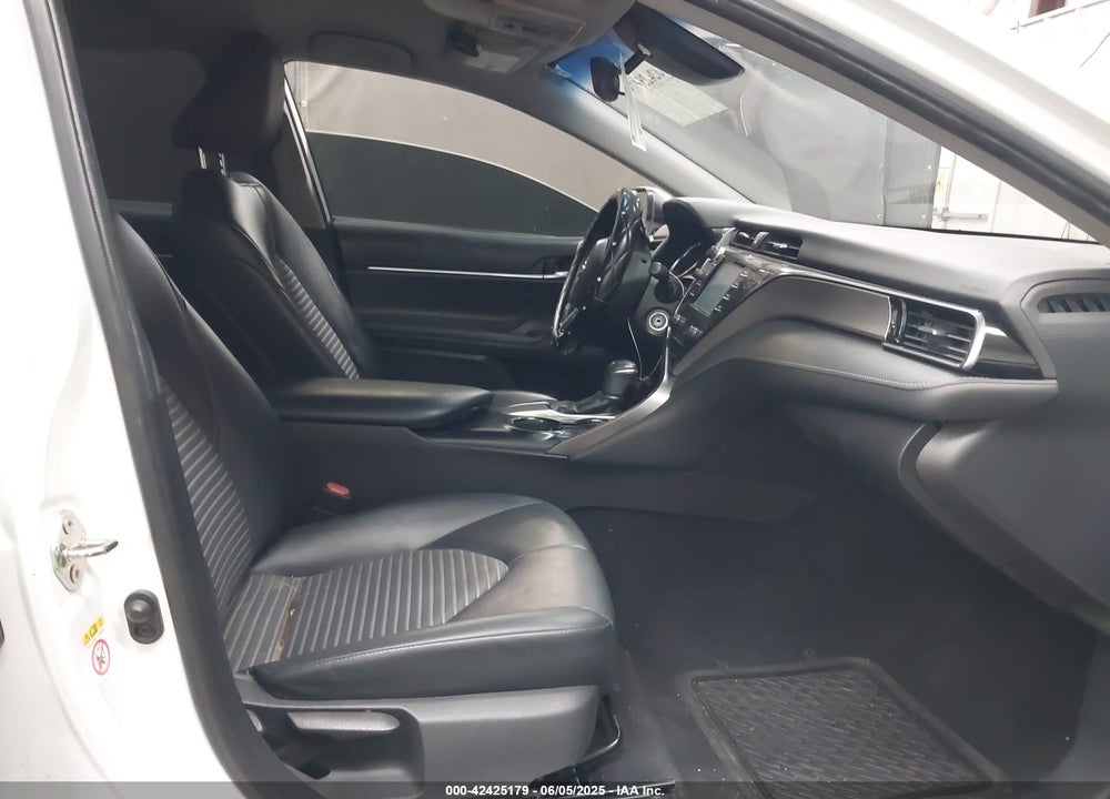 2019 TOYOTA CAMRY SE VIN: 4T1B11HK7KU736457
