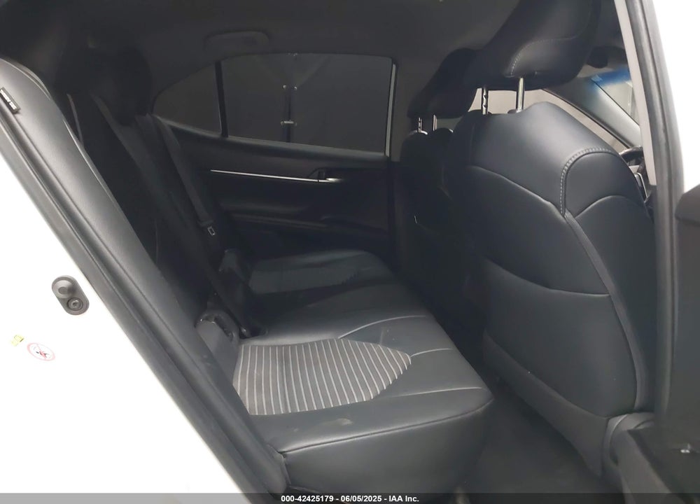 2019 TOYOTA CAMRY SE VIN: 4T1B11HK7KU736457