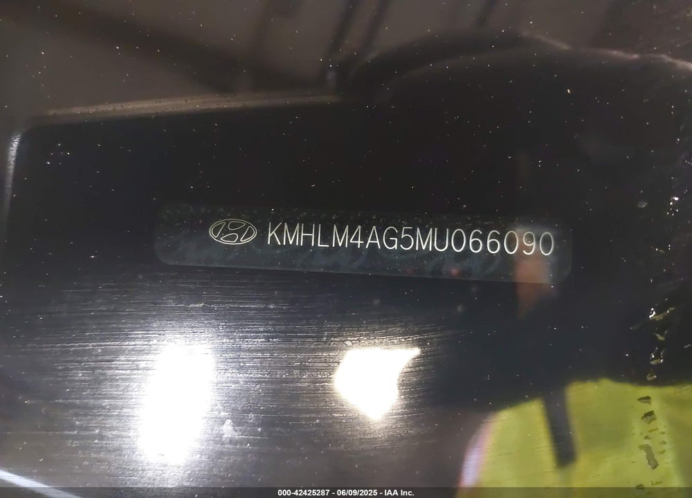 2021 HYUNDAI ELANTRA VIN: KMHLM4AG5MU066090