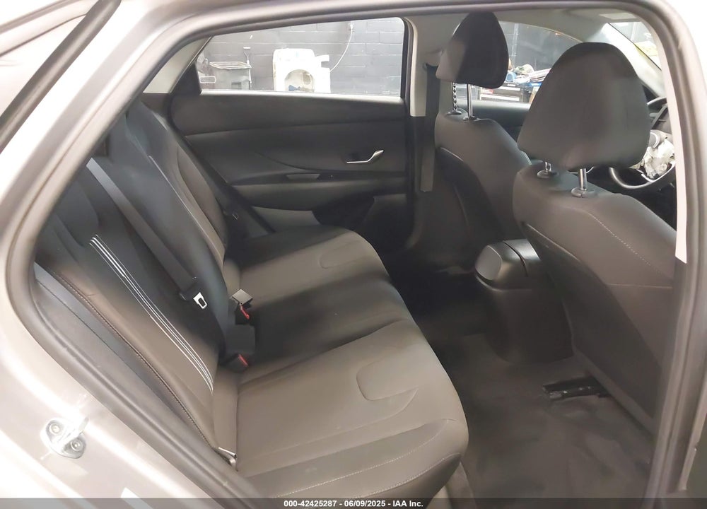 2021 HYUNDAI ELANTRA VIN: KMHLM4AG5MU066090
