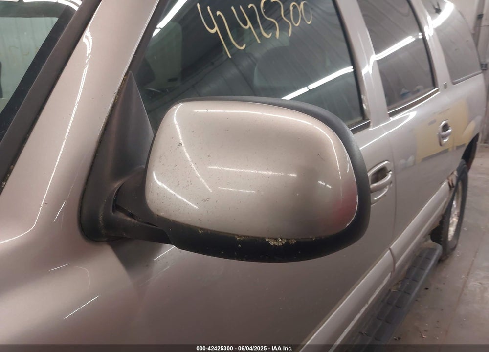 2001 CHEVROLET SUBURBAN 1500 LT VIN: 3GNFK16T51G179930