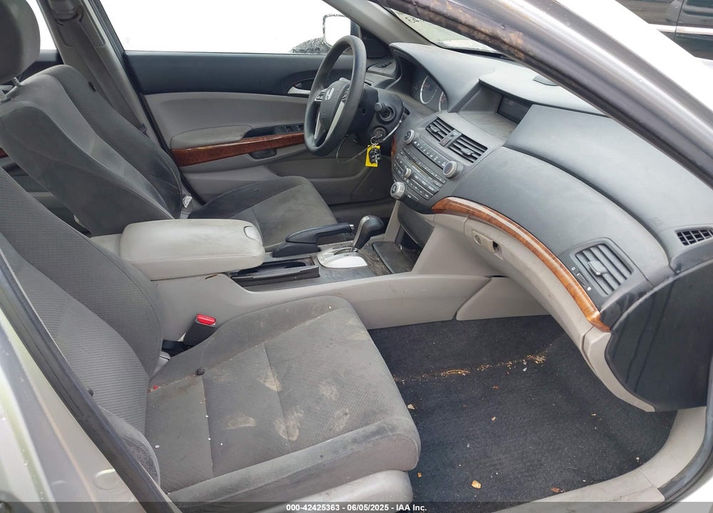 2011 HONDA ACCORD 2.4 EX VIN: 1HGCP2F79BA048703