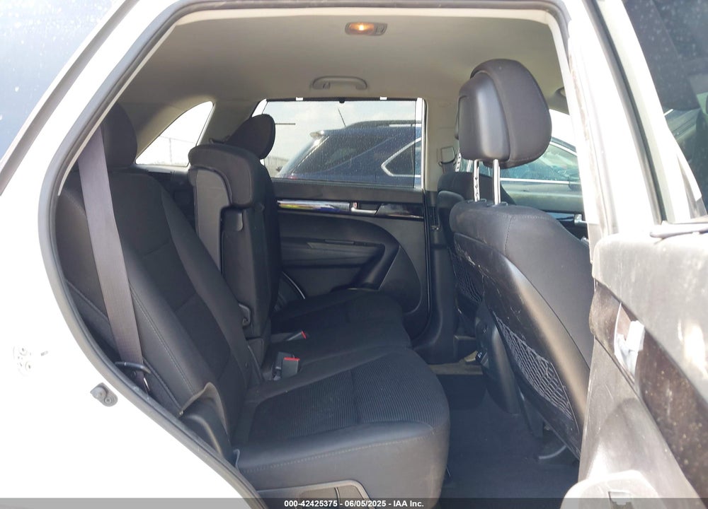 2014 KIA SORENTO VIN: 5XYKT4A78EG518877