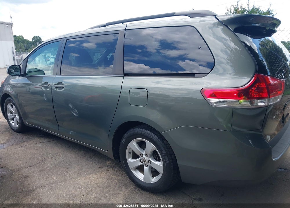 2011 TOYOTA SIENNA VIN: 5TDKK3DC6BS156696