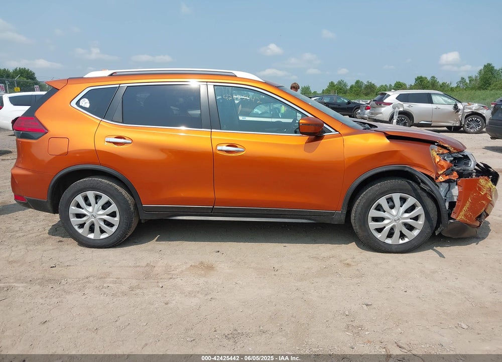 2017 NISSAN ROGUE VIN: JN8AT2MV5HW008931