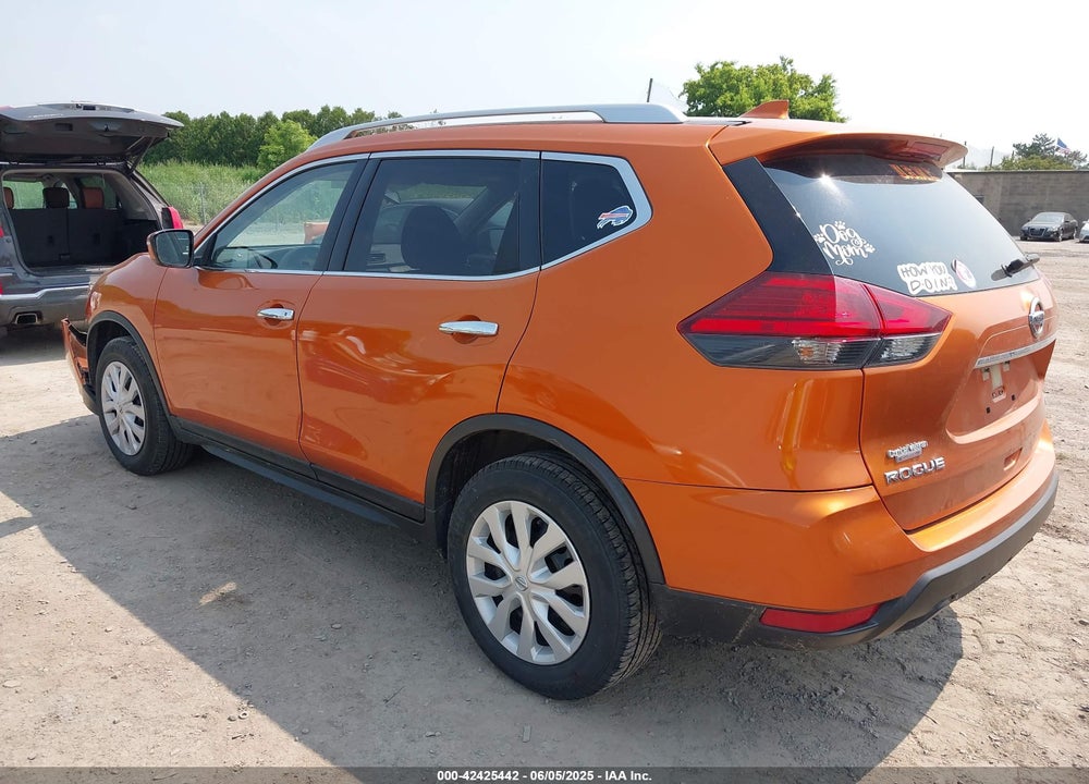 2017 NISSAN ROGUE VIN: JN8AT2MV5HW008931