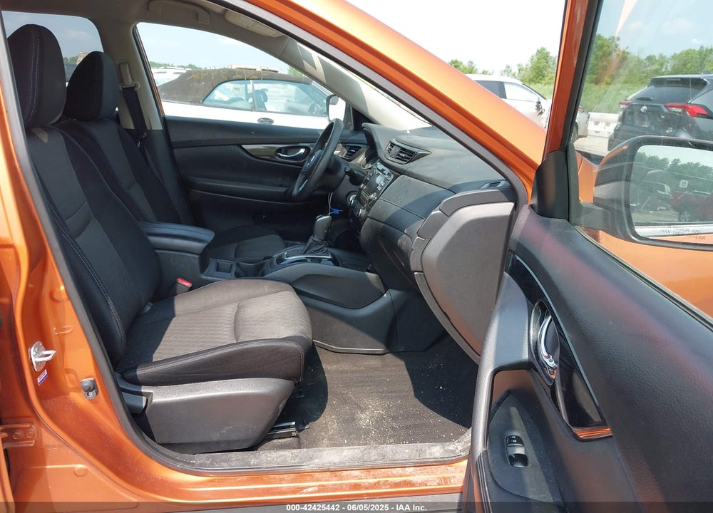 2017 NISSAN ROGUE VIN: JN8AT2MV5HW008931