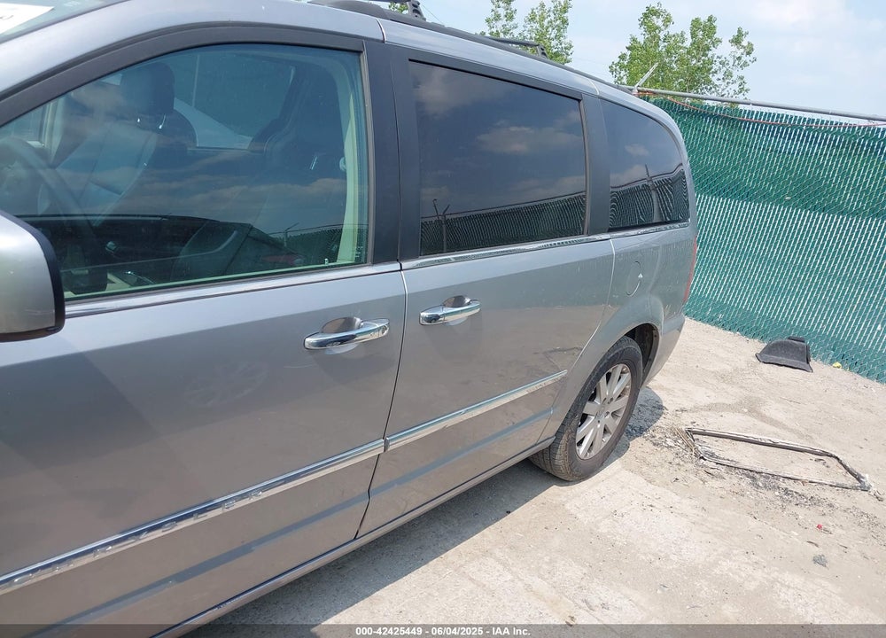 2016 CHRYSLER TOWN & COUNTRY TOURING VIN: 2C4RC1BG4GR142415