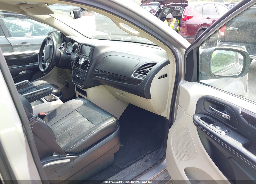 2016 CHRYSLER TOWN & COUNTRY TOURING VIN: 2C4RC1BG4GR142415