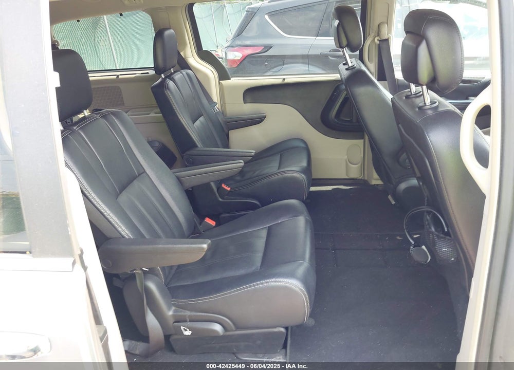 2016 CHRYSLER TOWN & COUNTRY TOURING VIN: 2C4RC1BG4GR142415