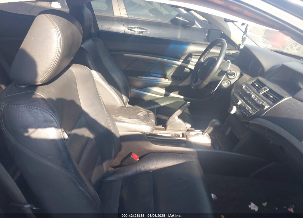 2011 HONDA ACCORD VIN: 1HGCS1B84BA008326