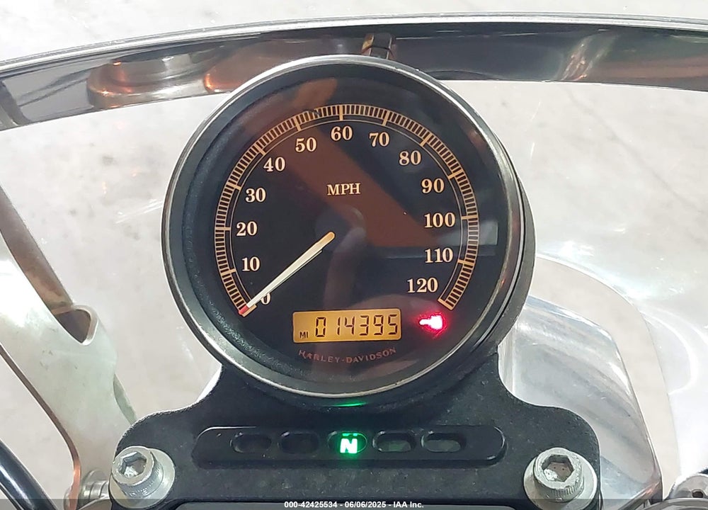 2009 HARLEY-DAVIDSON XL883 L VIN: 1HD4CR2139K440099