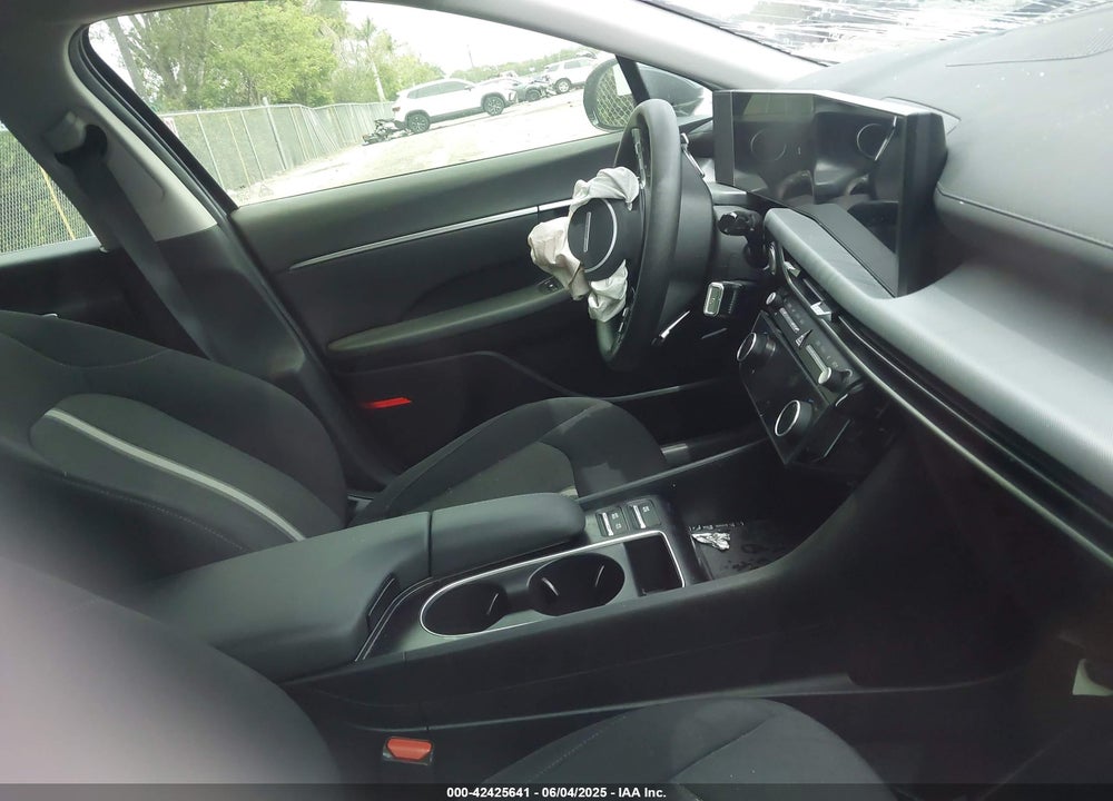 2024 HYUNDAI SONATA VIN: KMHL64JAXRA373351