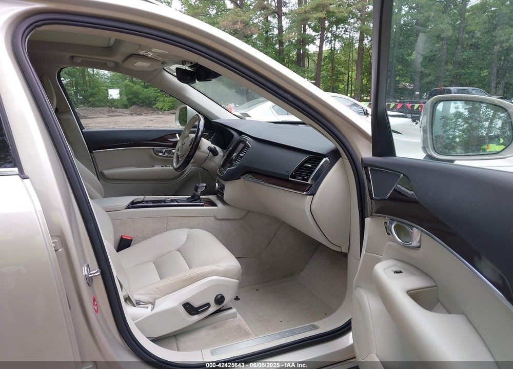 2016 VOLVO XC90 VIN: YV4A22PK9G1054528