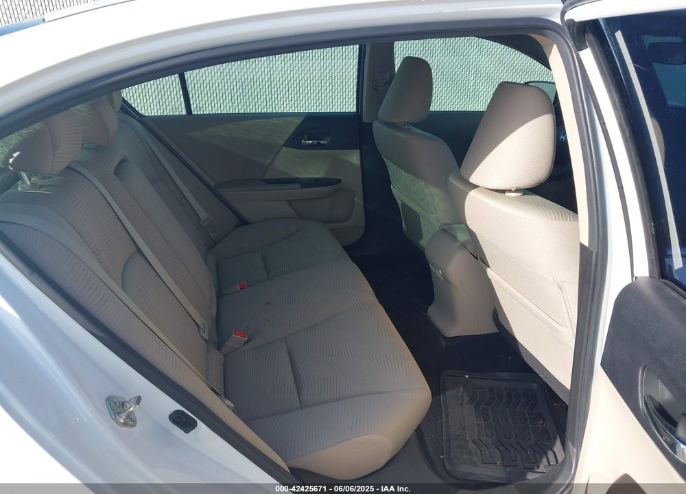2016 HONDA ACCORD VIN: 1HGCR2F37GA165355