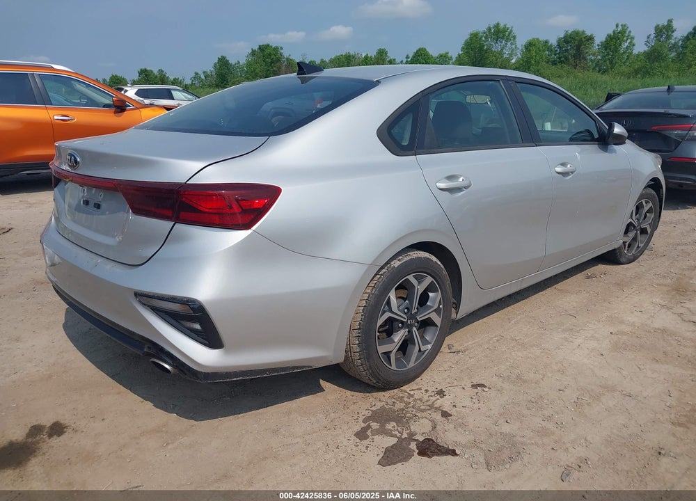 2020 KIA FORTE LXS VIN: 3KPF24AD6LE152289