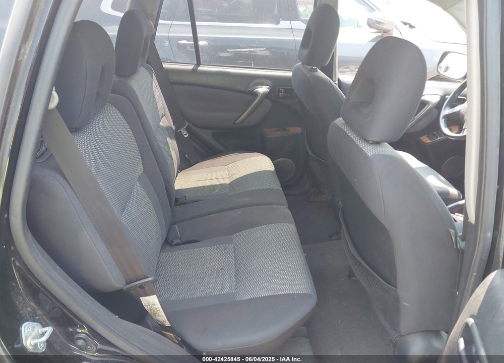 2005 TOYOTA RAV4 VIN: JTEHD20V356025974