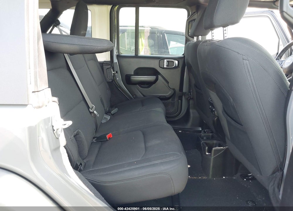 2018 JEEP WRANGLER UNLIMITED SPORT S 4X4 VIN: 1C4HJXDG5JW298947